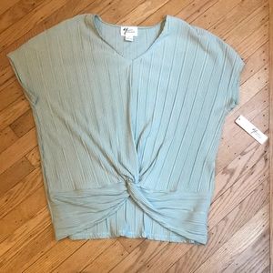 ANDREA JOVINE  light green pleated  top size xl